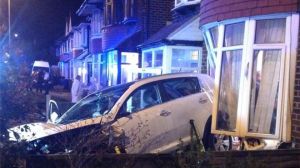 _82331712_car